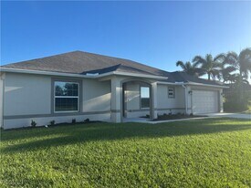 1005 SW 36th St in Cape Coral, FL - Building Photo