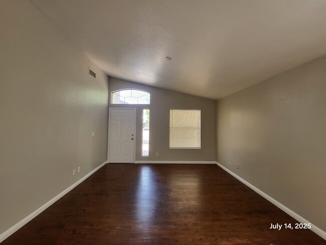 634 Holly Bush Ct in Henderson, NV - Building Photo - Building Photo