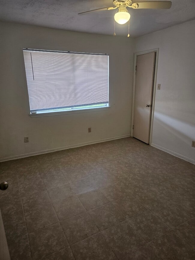 24606 Green Moss Dr in Huffman, TX - Building Photo - Building Photo