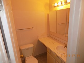 45250 Keding St-Unit -Apt 301 in Utica, MI - Building Photo - Building Photo