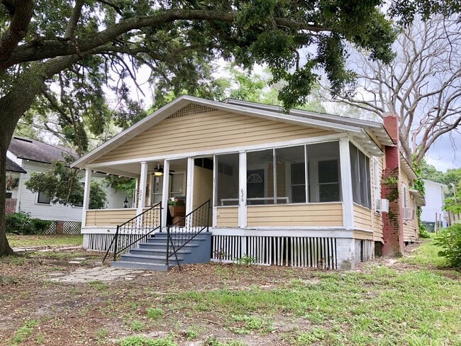 property at 624-626 W Patterson St