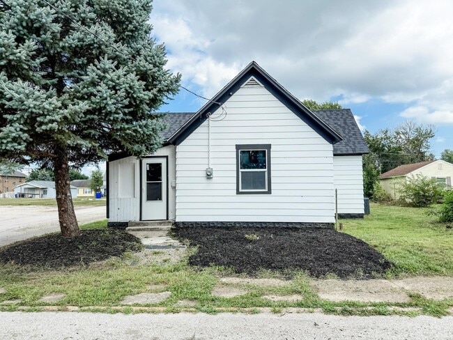 property at 1924 N Indiana Ave