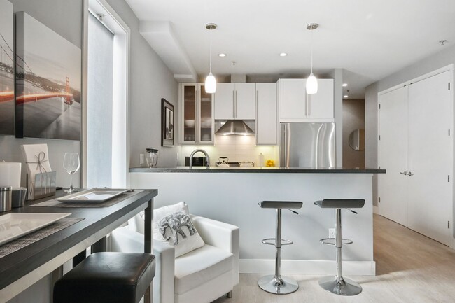 1738 Lombard St in San Francisco, CA - Building Photo - Building Photo