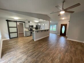 8808 Cagle Dr in Navarre, FL - Building Photo - Building Photo