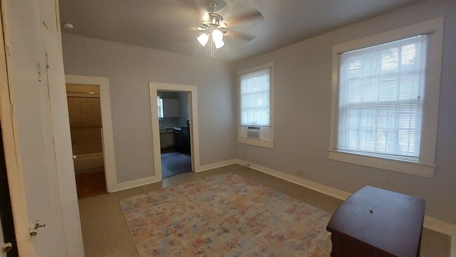816 E Carson St, Unit 816 in San Antonio, TX - Building Photo - Building Photo