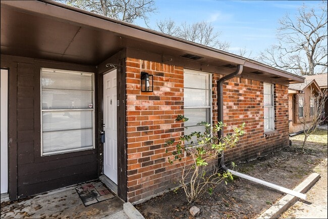 217 Lazy Ln in Conroe, TX - Building Photo - Building Photo