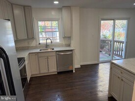 2906 East Side Dr in Alexandria, VA - Building Photo