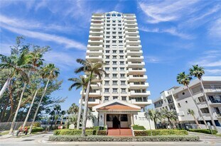 6422 Collins Ave in Miami Beach, FL - Building Photo