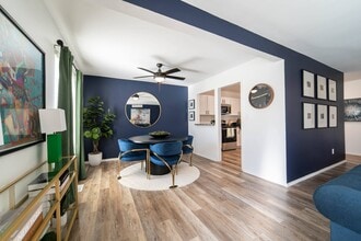 The Crossroads At Southfield Apartments in Southfield, MI - Foto de edificio - Building Photo
