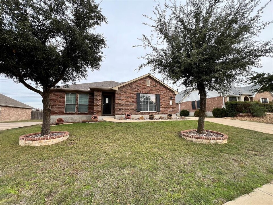 224 Timothy John Dr in Pflugerville, TX - Building Photo