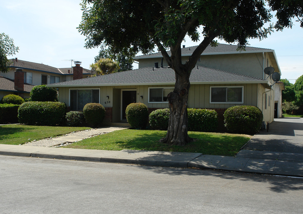 650 E Olive Ave in Sunnyvale, CA - Building Photo