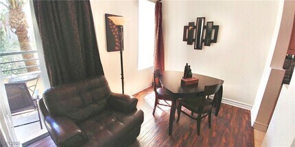 230 E Flamingo Rd, Unit 336 in Las Vegas, NV - Foto de edificio - Building Photo