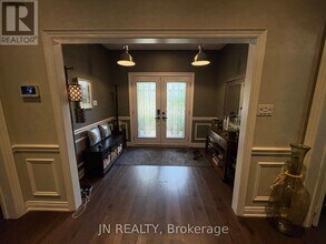 77 Colonel Bertram Rd in Brampton, ON - Building Photo - Building Photo