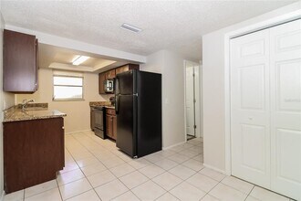 6255 Maplewood Dr in New Port Richey, FL - Building Photo - Building Photo