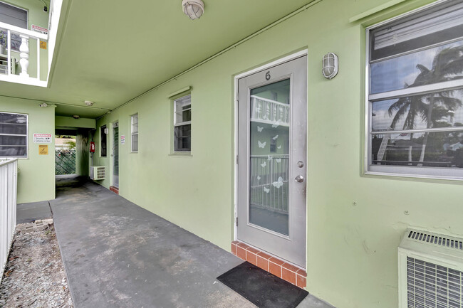 702 N L St in Lake Worth, FL - Building Photo - Building Photo