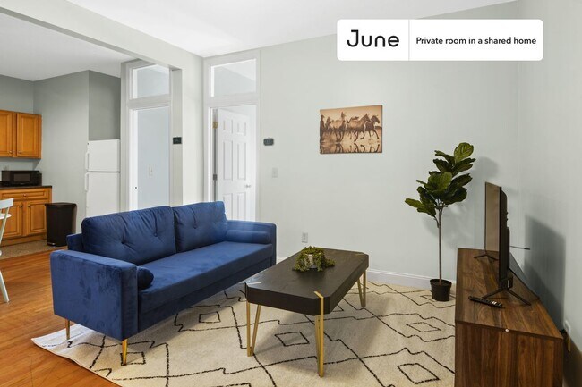 Room in Shared 4 bed/1 bath home, Unit D in Boston, MA - Foto de edificio - Building Photo