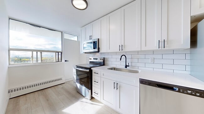 675 Martin Grove Rd in Toronto, ON - Building Photo - Building Photo