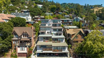 12 Panoramic in Berkeley, CA - Building Photo