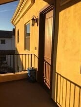 130 N Garden St, Unit 1304 in Ventura, CA - Building Photo - Building Photo