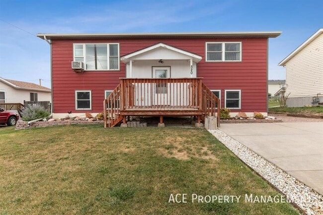 520 Crazy Horse St in Rapid City, SD - Building Photo - Building Photo
