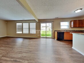 12338 Teacup Way in Indianapolis, IN - Foto de edificio - Building Photo