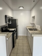 3861 Vinton Ave, Unit 305 in Culver City, CA - Building Photo - Building Photo