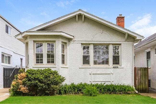property at 6209 N Maplewood Ave