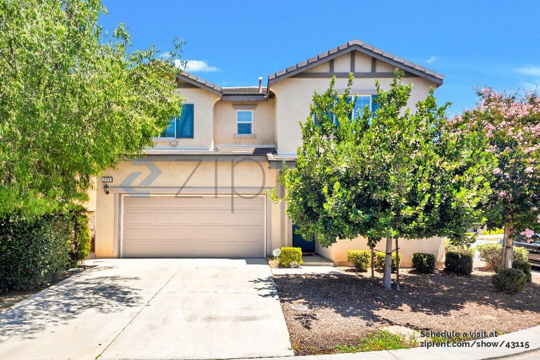 7174 Copper Sky in Corona, CA - Building Photo