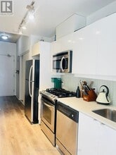 127-127 Queen St E in Toronto, ON - Building Photo - Building Photo