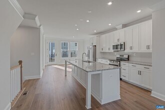 2247 Woodburn Rd in Charlottesville, VA - Building Photo - Building Photo