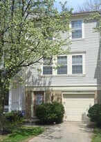 2208 Wimbledon Cir in Silver Spring, MD - Building Photo