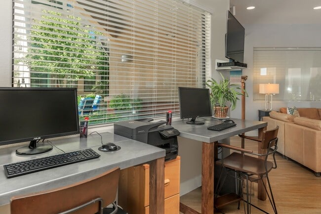 Las Aguas Apartments in Scottsdale, AZ - Foto de edificio - Building Photo