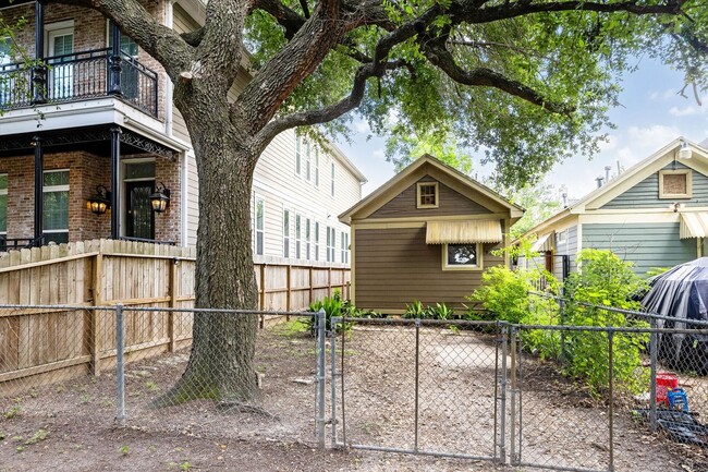 property at 426 W 27th St