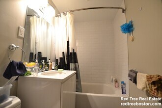 17 Greylock Rd, Unit 19 in Boston, MA - Building Photo - Building Photo