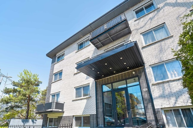 1125 Rue Galt