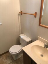 6057-6059 Red Oak Dr in Toledo, OH - Building Photo - Building Photo
