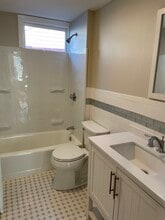 105 Fox Hill Rd, Unit 1 in Nahant, MA - Building Photo - Building Photo