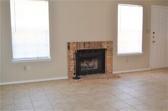 1247 Dallas Dr in Denton, TX - Building Photo - Building Photo
