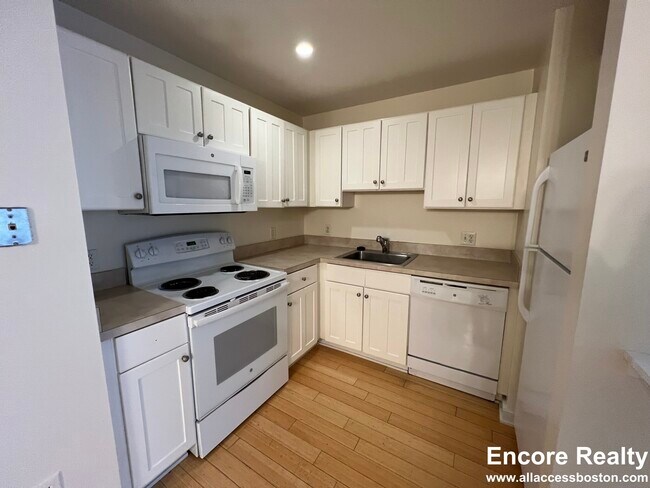 40 Boylston St, Unit 401 in Boston, MA - Building Photo - Building Photo