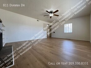 811 Dianna Dr in Lodi, CA - Foto de edificio - Building Photo