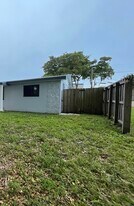 1200 NE 196th St, Unit 1200 in Miami, FL - Building Photo