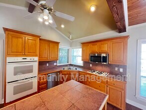 6011 Riverbrook Dr in Baton Rouge, LA - Building Photo - Building Photo