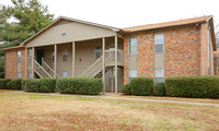 Laurelwood in Huntsville, AL - Foto de edificio - Building Photo