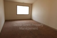 454 E Center St photo'