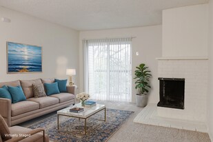 Greenburg Oaks in Portland, OR - Building Photo