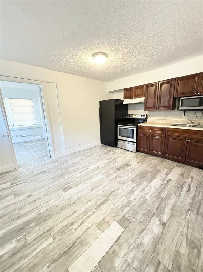 605 S J St in Lake Worth Beach, FL - Building Photo - Building Photo