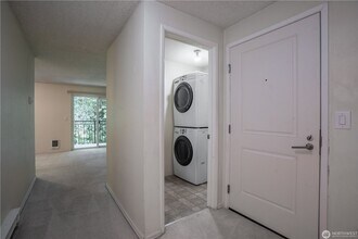 230 SW Clark St in Issaquah, WA - Building Photo - Building Photo