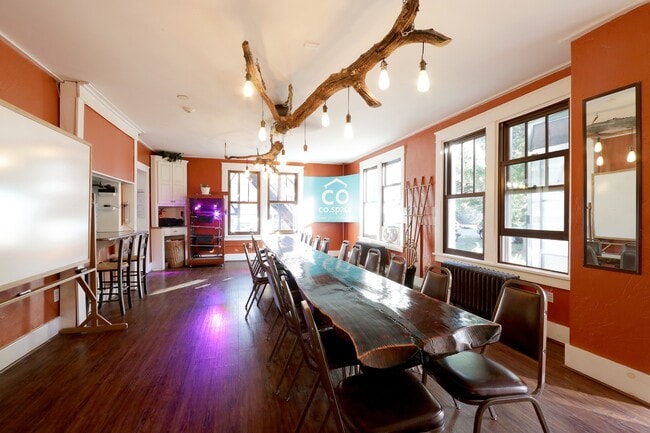 244 E Nittany Ave in State College, PA - Building Photo - Building Photo