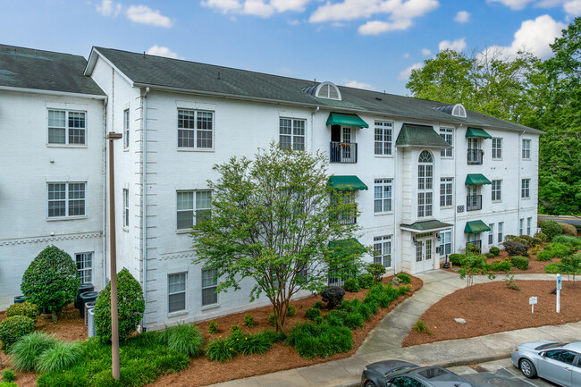 Country Club Condominiums in Greensboro, NC - Building Photo - Building Photo