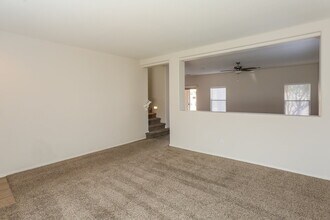 9420 W Hubbell St in Phoenix, AZ - Building Photo - Building Photo